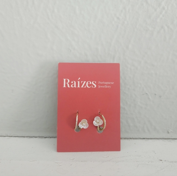 raizes Jewelry - NWT Raízes Portuguese Jewelry Huggie Earrings